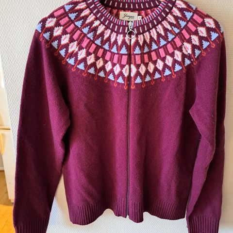 Jumperfabriken.  100% lammeull.