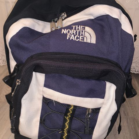 NY PRIS! Salgs 350kr 🌸Pent brukt the north face ryggsekk til salgs