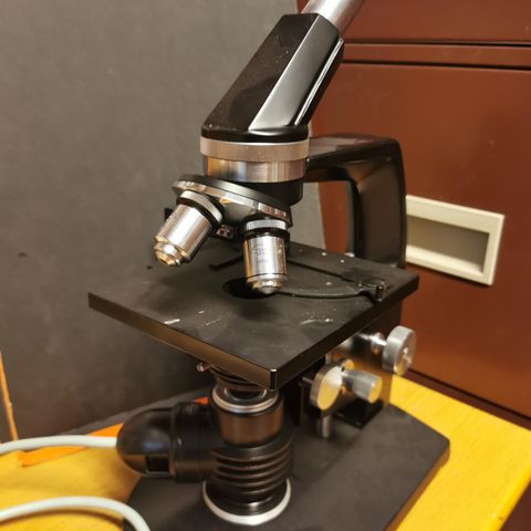 Tiyoda microscope B2 mo