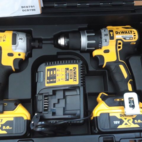 Nytt Dewalt drill sett 2x5Ah