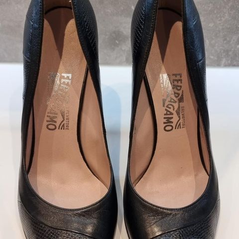 Salvatore Ferragamo pumps