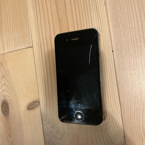 Iphone 4 med knust skjerm