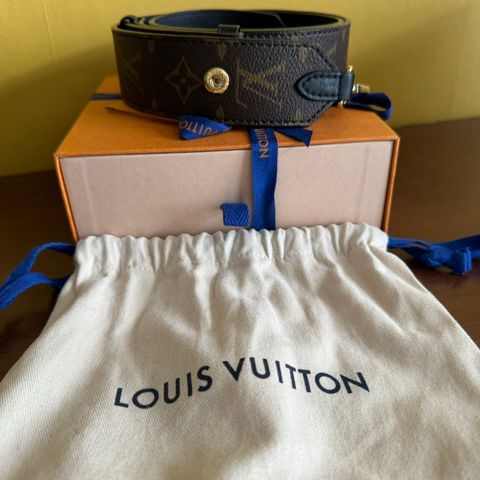 Lite brukt Louis Vuitton Bandouliere strap skulderreim