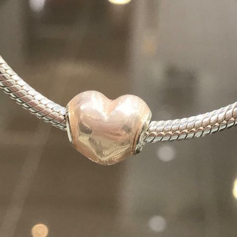 Pandora Moments Glittering Hearts charm