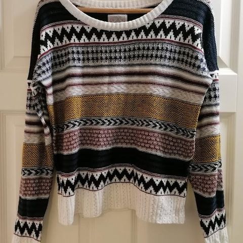 Broken Arrow Fairisle Genser