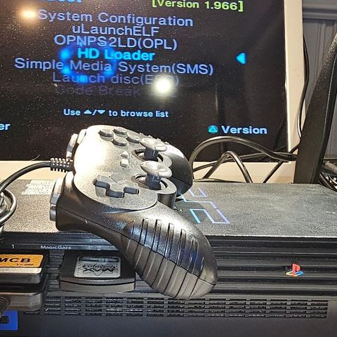 PS2 SCPH-30004 m/modbrikke og alle kabler selges. Mod-oppsett/emulatorer etc.