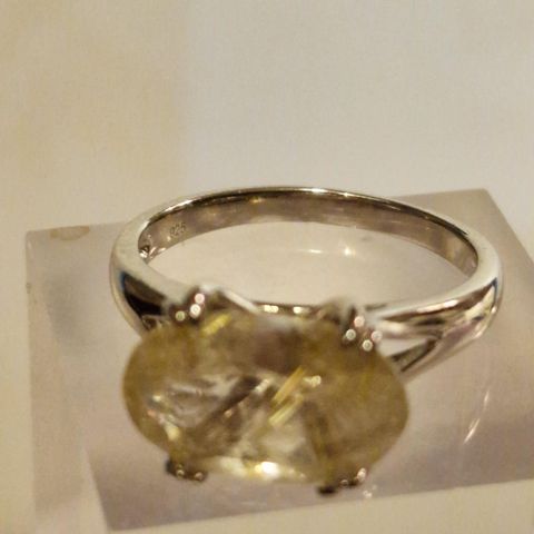 Flyttesalg! Ring i rhodinert sølv 925 med Golden rutile quartz