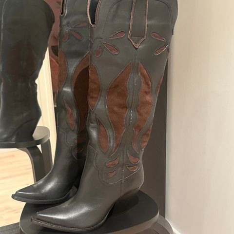 Zara cowboy boots