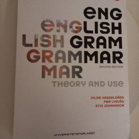 English grammar theory and use (ENG1100)