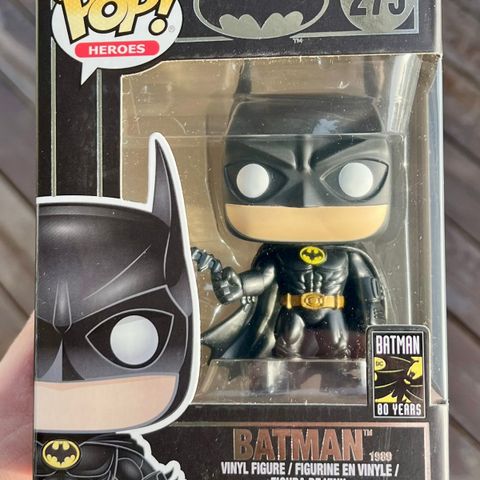 Funko Pop! Batman 1989 (with Batarang) (Batman 80 Years) | DC (275)