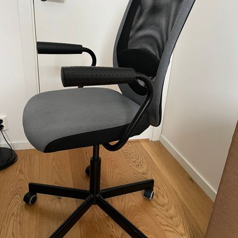en perfekt stol for hjemmekontoret