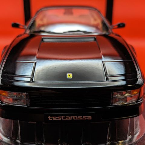 Ferrari Testarossa 1986 ( 1/18 ) modellbil