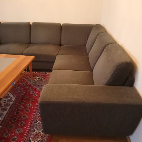 Sofa med sofabord til salgs