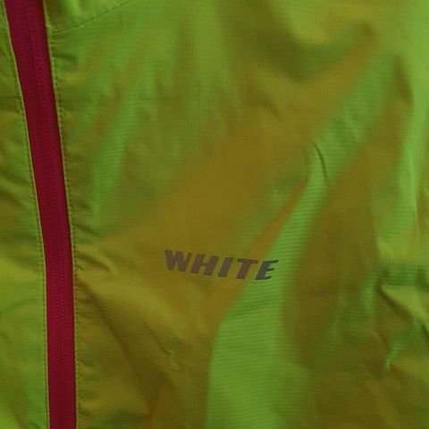White sykkel jakke, som ny.