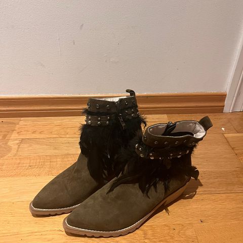 Ubrukte Bibba sko/boots/støvletter str. 38