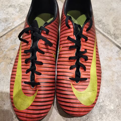 Nike Mecurial footballsko 38.5. Artificial grass