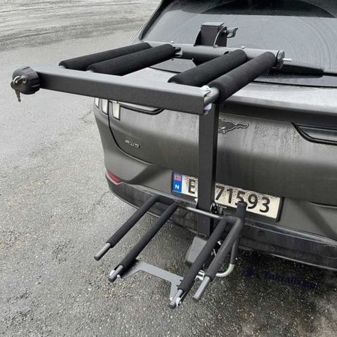 Mottez A022P Skiholder For Tilhengerfeste - Tesla Y - ID4 - Kia Soul