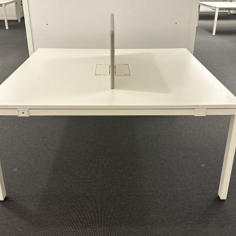 Kvalitetssikret | 160×160 cm, Vitra WorkIt kvadratisk møtebord