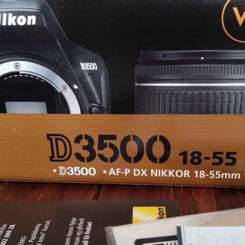 Nikon D3500 med 18-55 mm ,DX VR G II