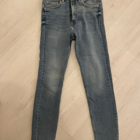 Skinny vintage jeans fra Zara