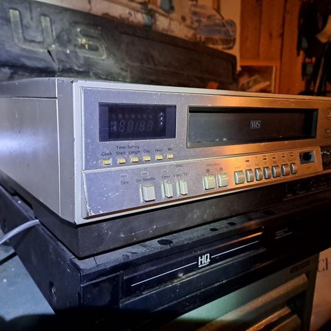 Sharp VHS videospiller