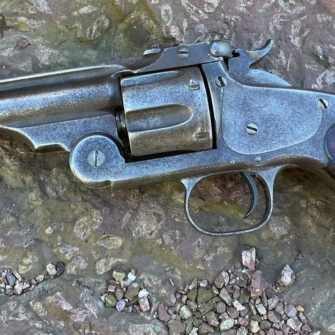 Antikke Våpen - Smith & Wesson New Model No. 3 i .44 Russian