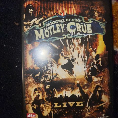 Mötley Crüe - Carnival of Sins LIVE