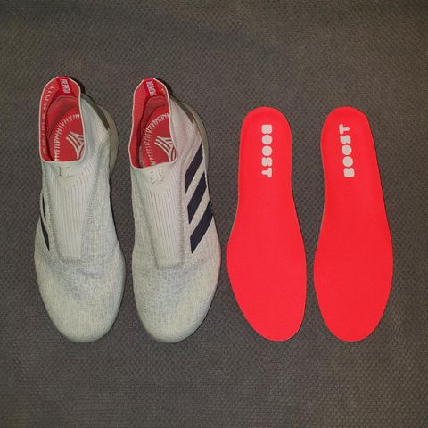 Adidas Predator Primeknit 19 +  str 39,1/3  cm 24,5