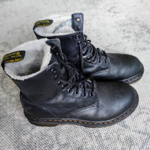 Dr Martens Serena B Black str 39 skinn og foret