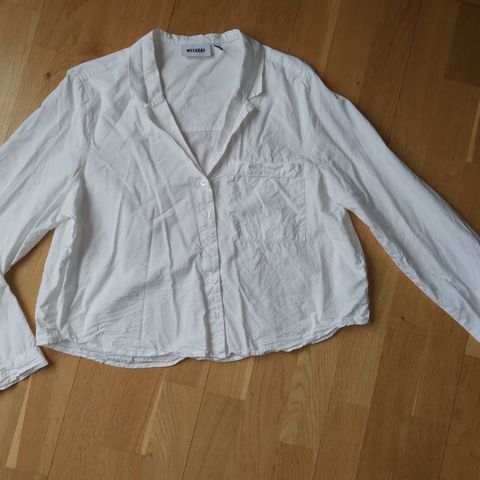 Hvit skjorte fra Weekday i str S