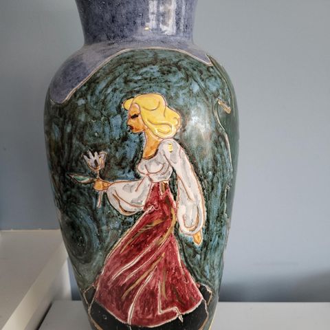 Stor, fargerik og vakker urne / vase fra Gude