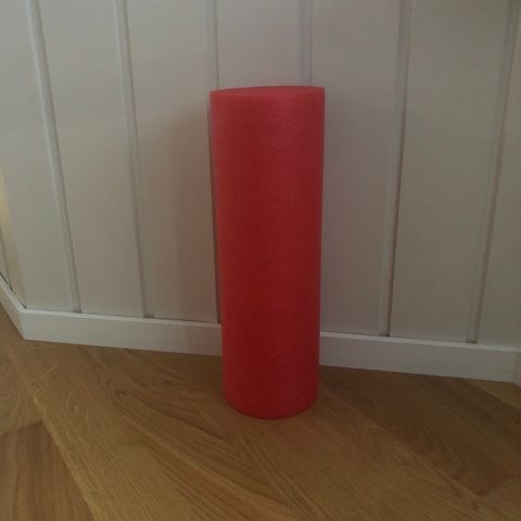 Foam roller. Rull til trening. Nakkerull.