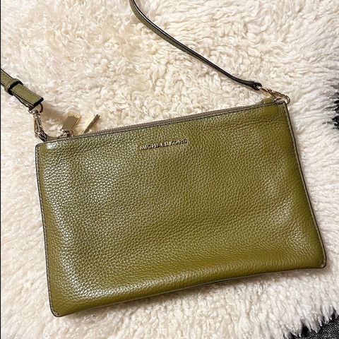 Michael Kors LG DBL POUCH XBODY