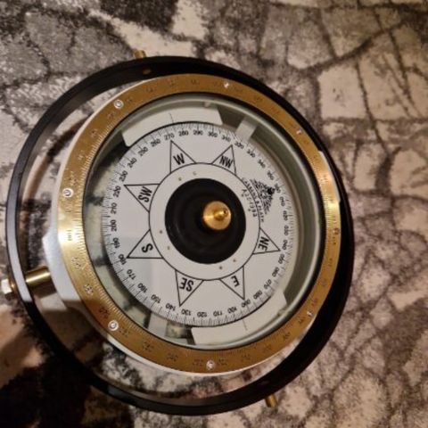 Kvalitets maritimt kompass. Helt nytt.