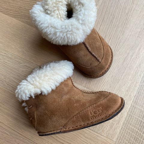 Uggs str 24