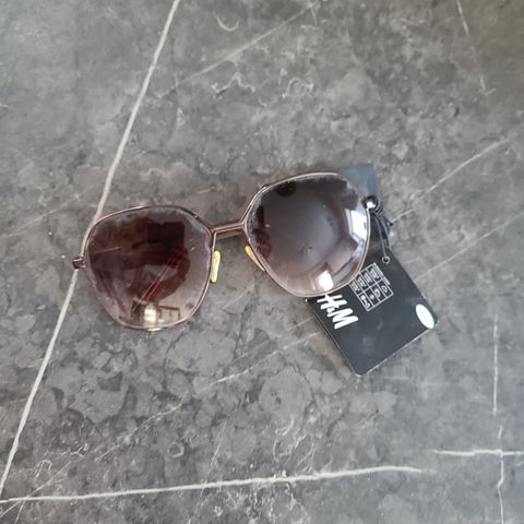 Solbriller fra H&M