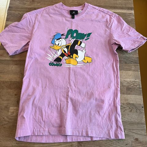 Rosa T-skjorte med Donald fra H&M str XS