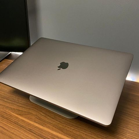 Macbook Pro 15 2019 i7 16gb 512gb