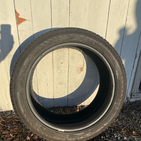 1stk Nokian 245/45-19