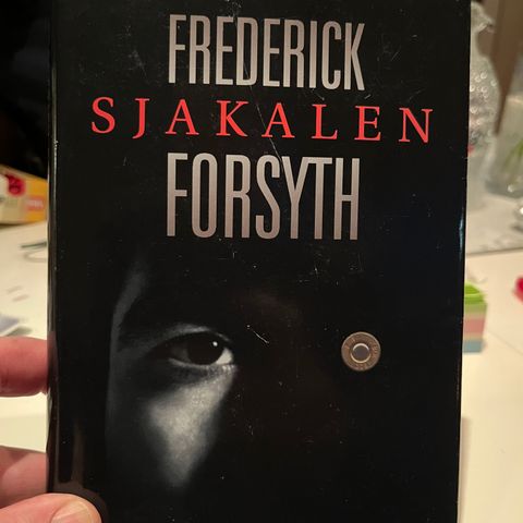 Frederick Forsyth SJAKALEN