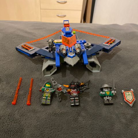 Lego Nexo Knights 70320 Aaron Fox’s Aero-Striker V2