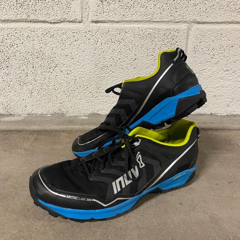 Inov-8 unisex løpesko med pigger srt. 44.5