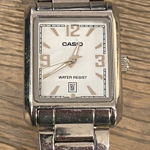 Casio armbåndsur til dame