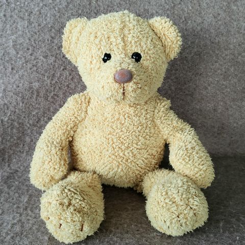 Søt bamse fra Teddykompaniet i god kvalitet, 32 cm lang