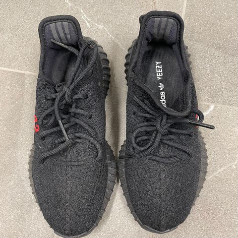 Yeezy boost 350 v2, str 38 2/3, kr 2500