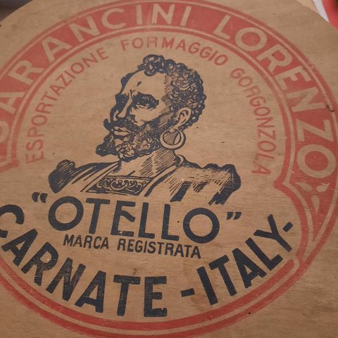 Gammel Italiensk treboks til gorgonzola ost