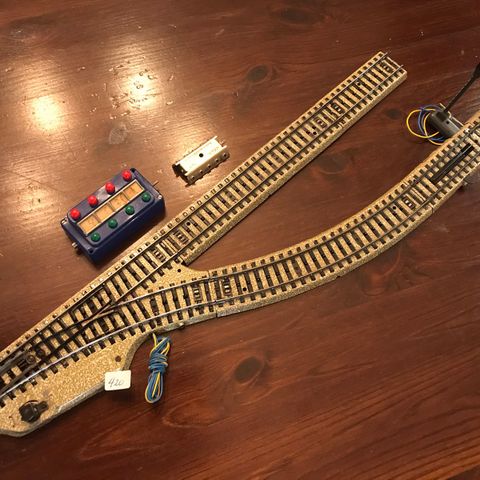 Märklin sidespor med Avkoblingsskinne og Stoppbukk H0