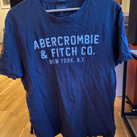 Abercrombie & Fitch t-skjorte