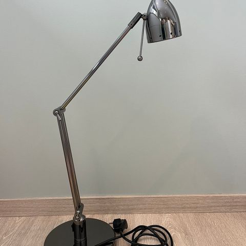 skrivebordslampe