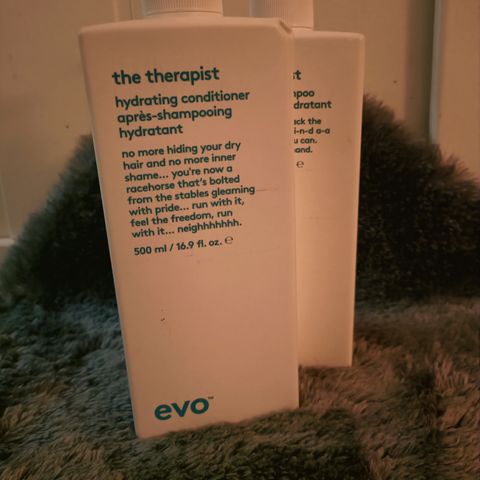 Hydrating hårsett fra EVO